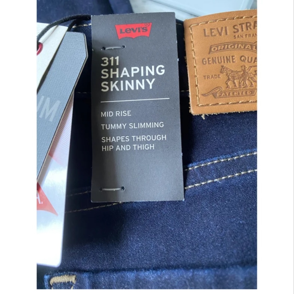 Jeans - Picture 3 of 9